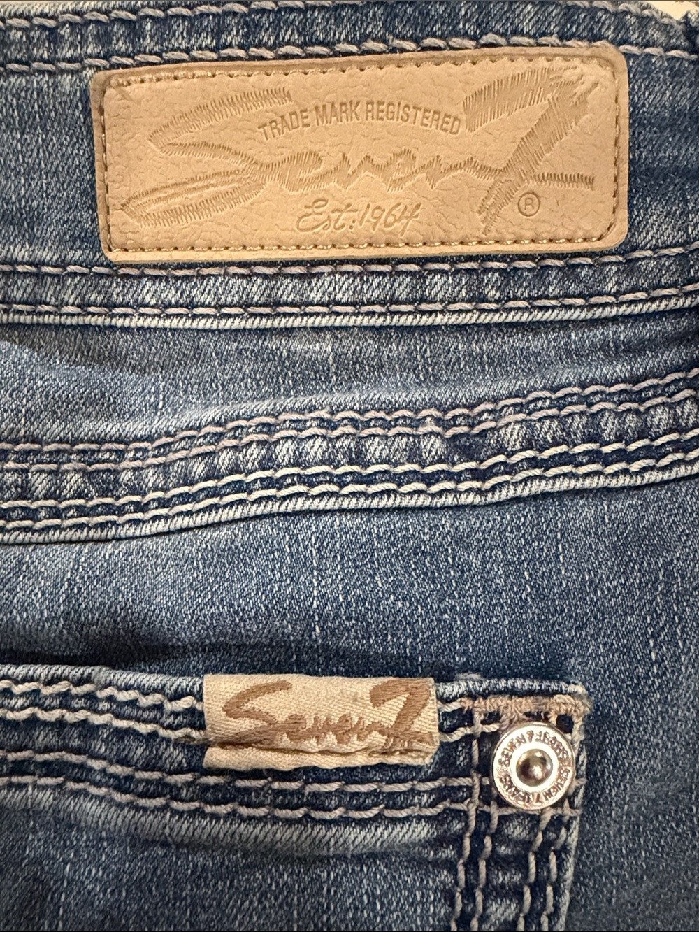 Seven7 Classic Light Blue Denim Jean Shorts - Picture 4 of 4